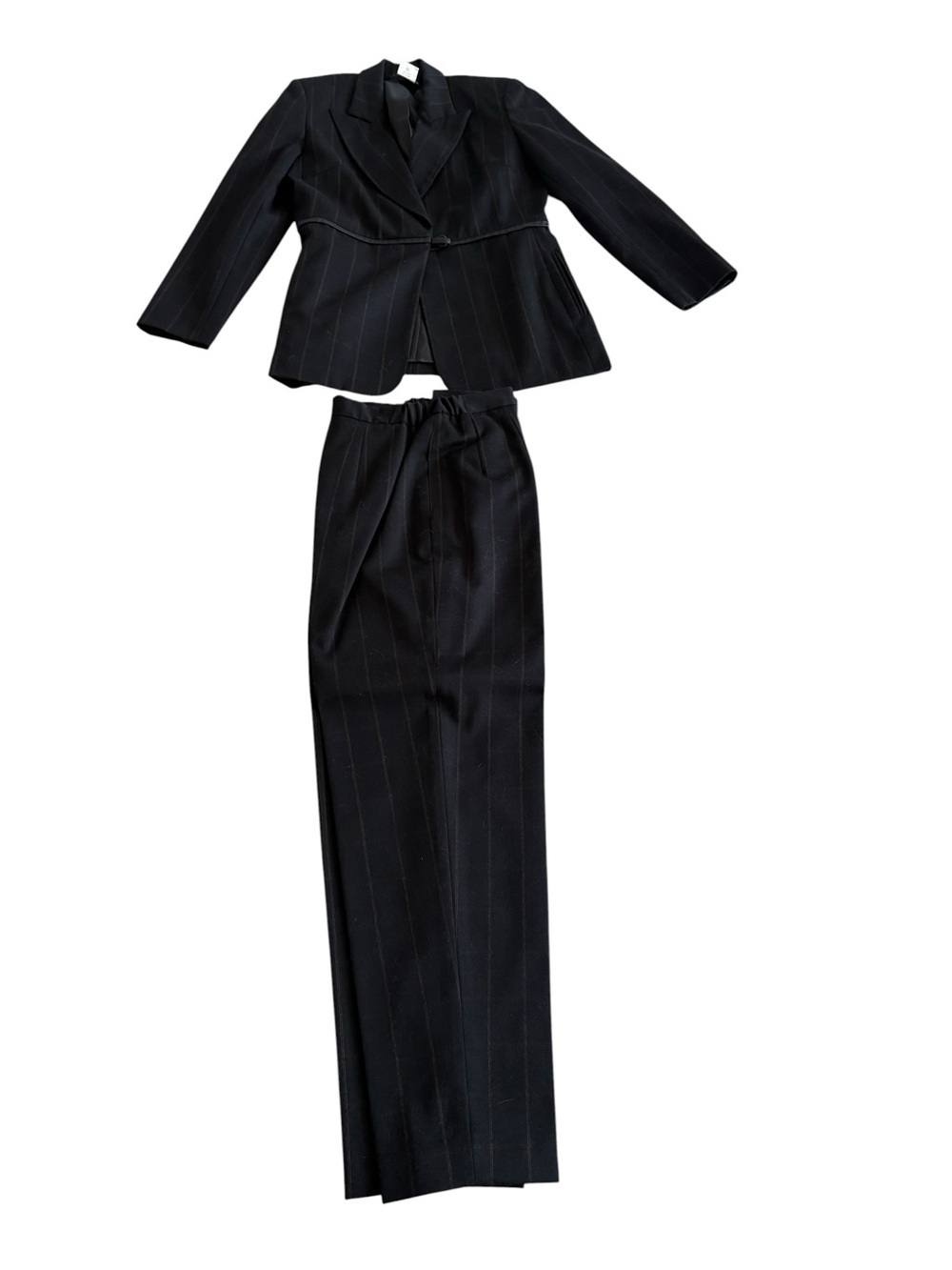 Harve Benard Black Pinstripe Pantsuit with Tailored Jacket - Picture 4 of 8